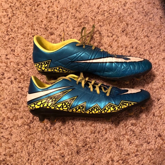 Women’s Nike Hypervenom Sz. 8 Soccer - Picture 3 of 3